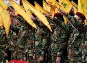 Hezbollah soldiers prade