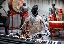 a picture of a robot 