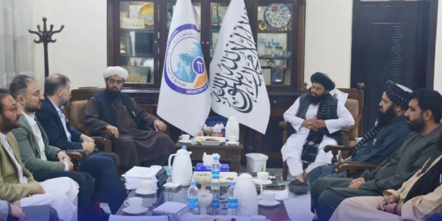 تصویر از دیدار وزیر معادن و پترولیم با کمیته عزیزی گروپ